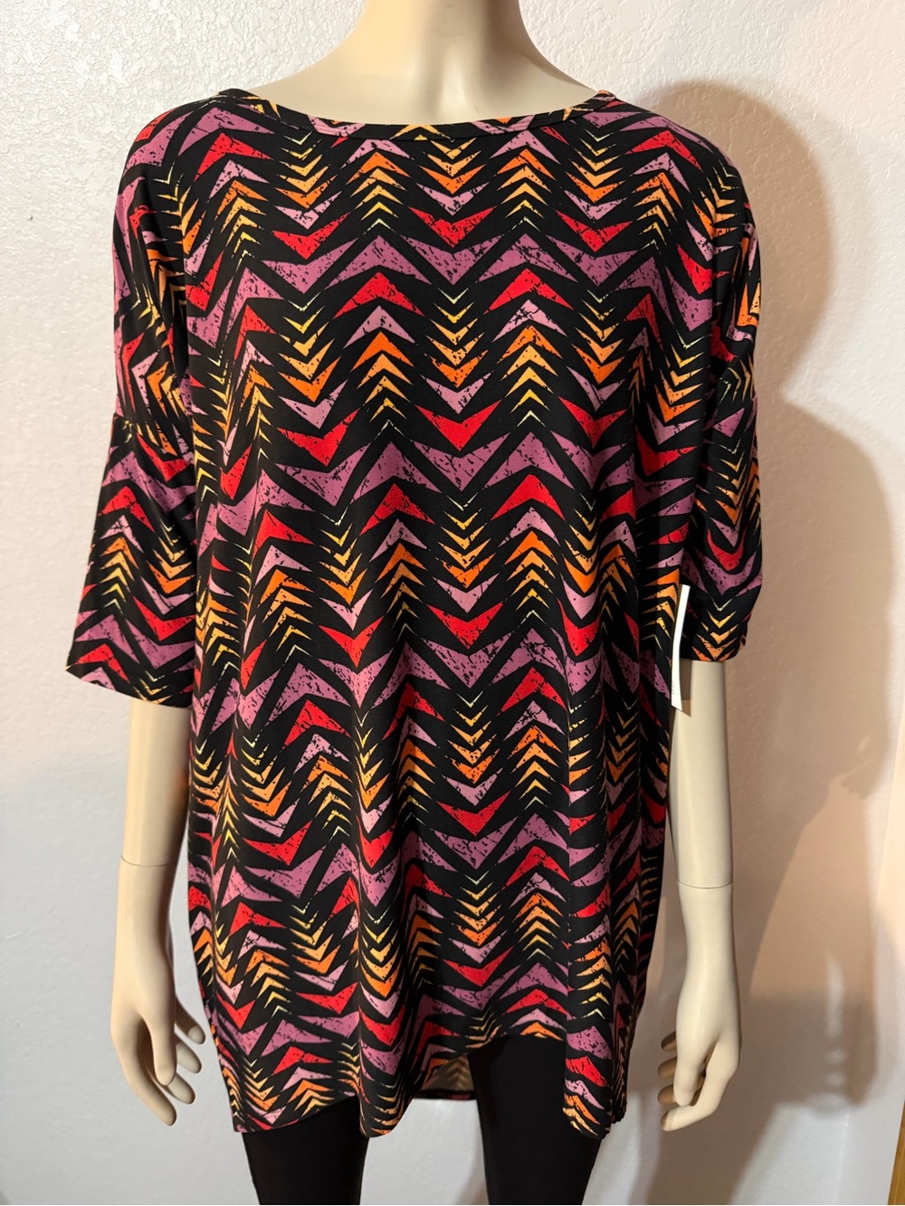 CLOSET CLEAR OUT ON ALL LULAROE MAKE A OFFER BUNDLE NWT SMALL OVERSIZED SEE PICS